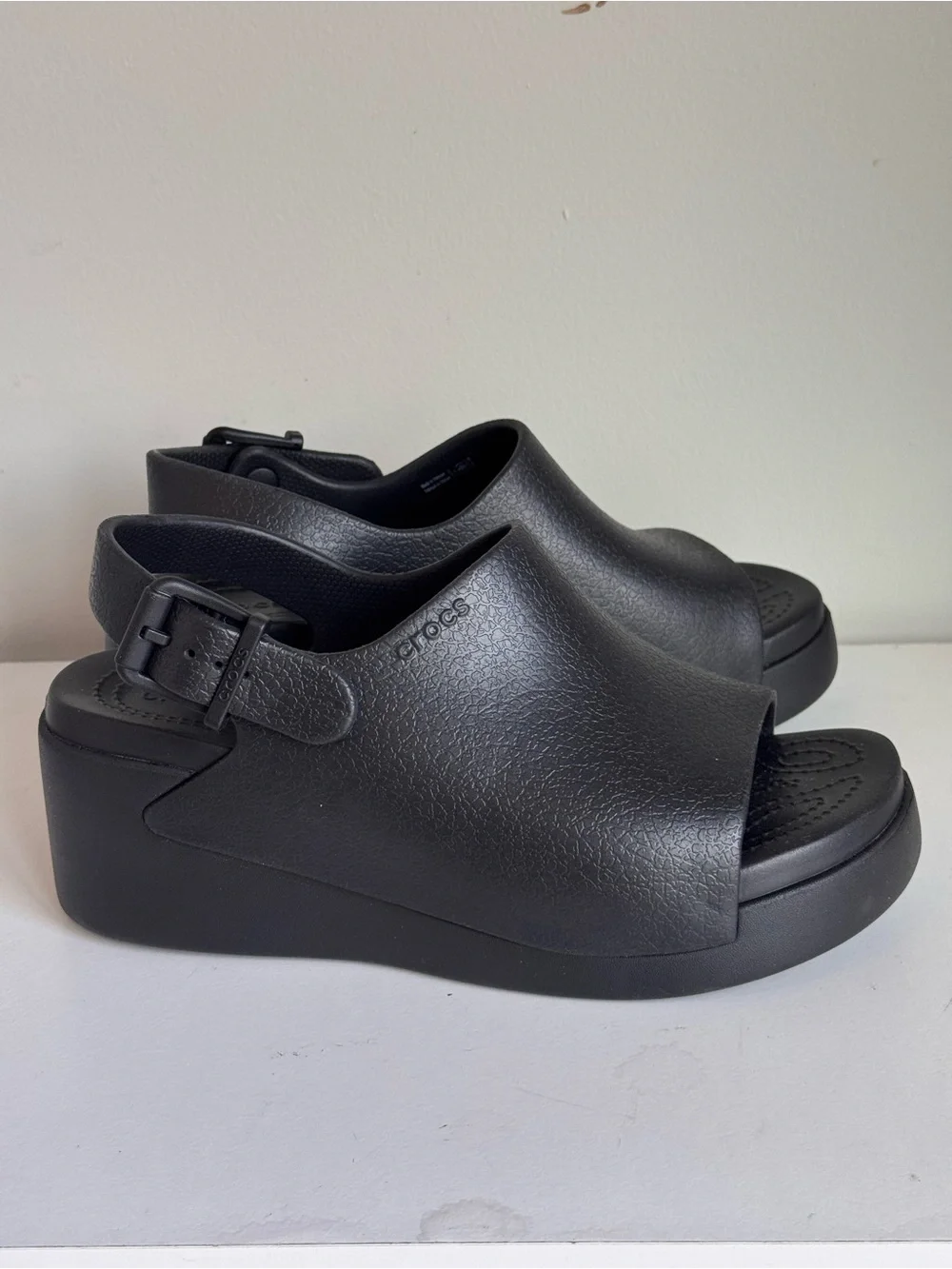 NEW CROCS Dylan Platform Slide Wedge Black Adjustable Sling Back Open Toe W8